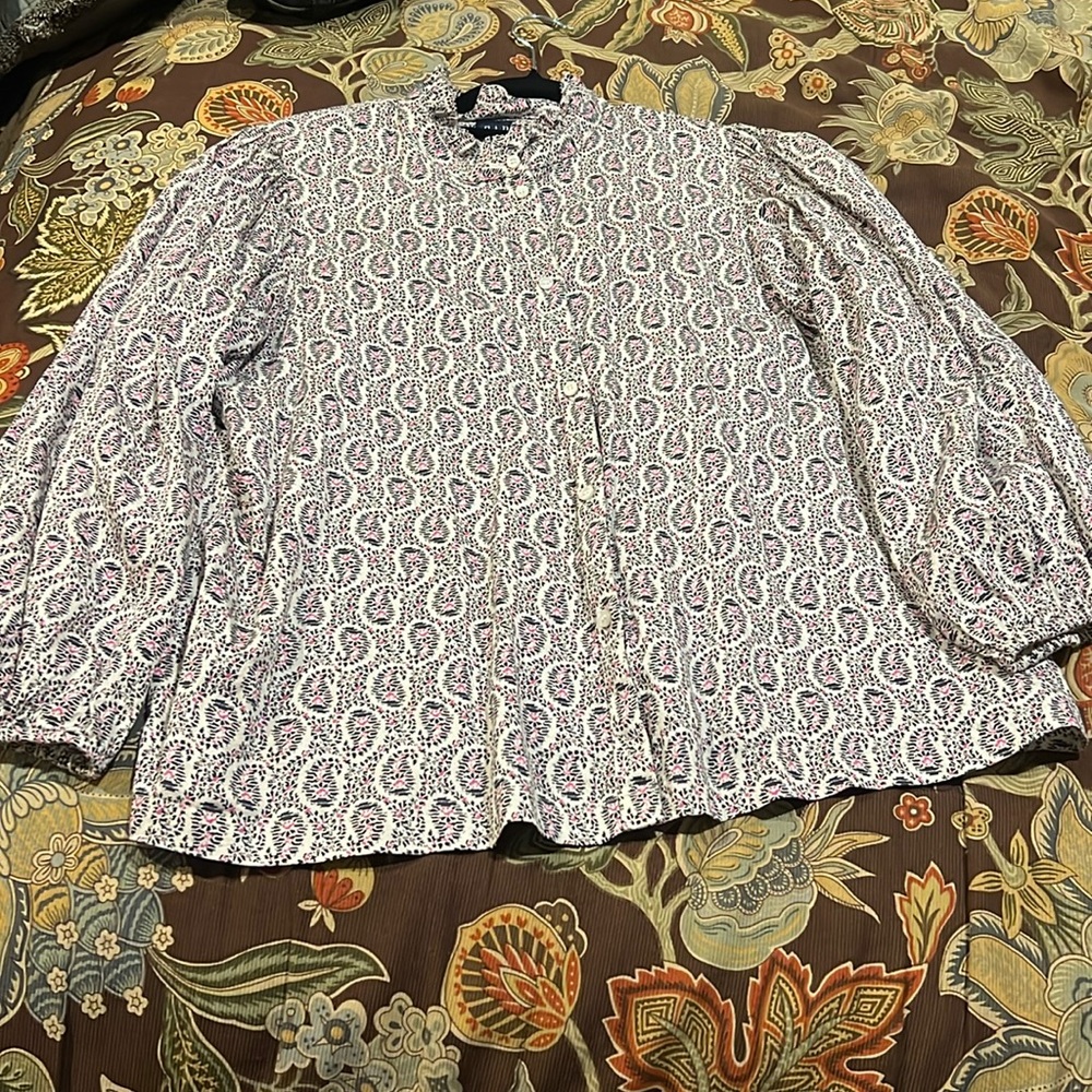 Gap button down